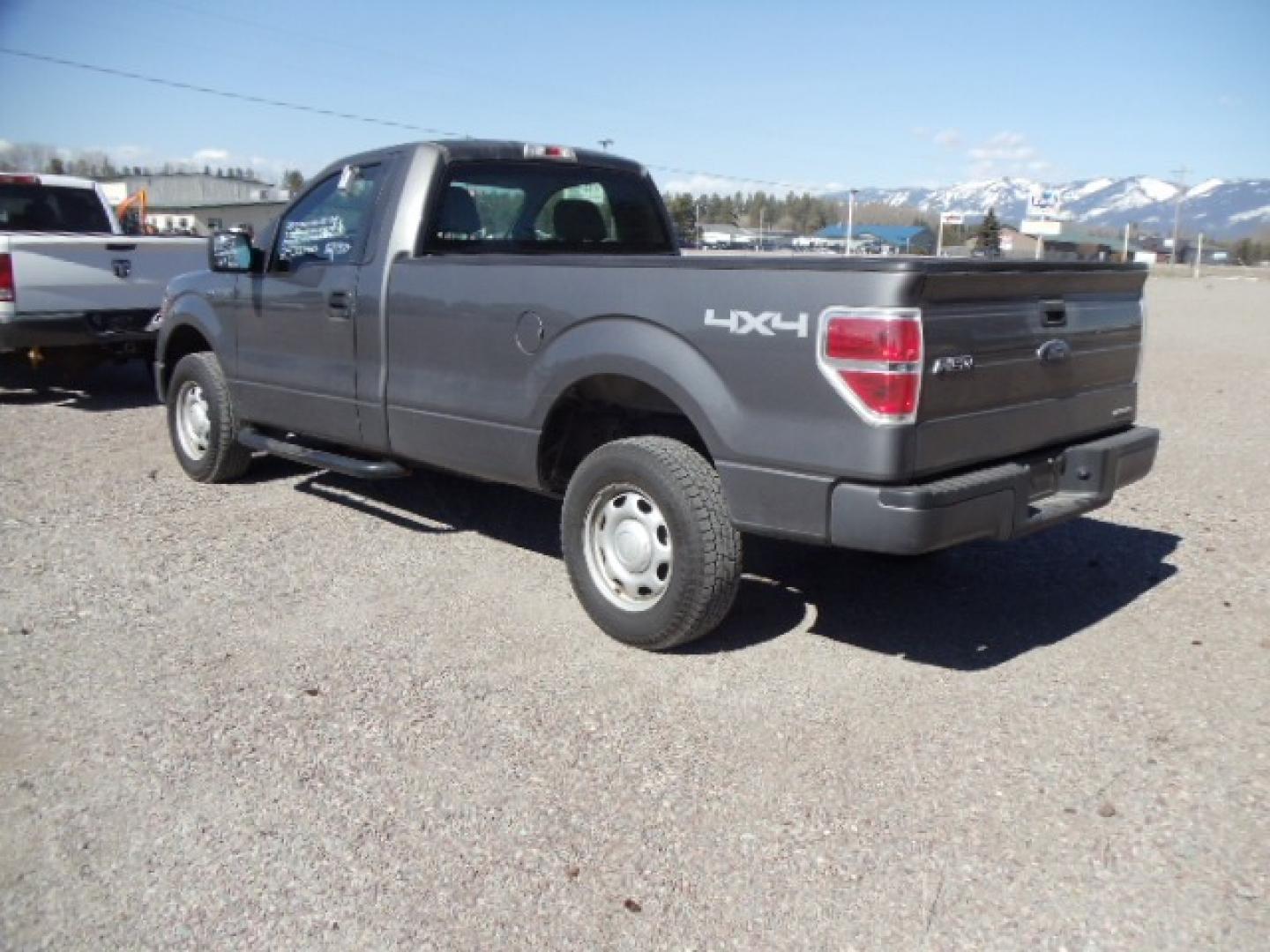 2013 Gray /Gray Ford F-150 XL (1FTMF1EM2DK) with an 3.7L 6 Cylinder engine, Automatic transmission, located at 5465 Highway 2 W., Columbia Falls, MT, 59912, (406) 892-4407, 48.352188, -114.240929 - Photo#4